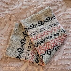 American Eagle Infinity Scarf, like new. Gray, black, coral. OS.